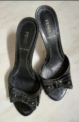Vintage FENDI Zucchaブラック ポインテッドトゥ ミュール - メルカリ