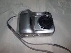 Nikon COOLPIX E3200 コンパクトデジタルカメラ 本体 通電OK - メルカリ