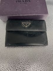 PRADA サフィアーノ レザー 三つ折り財布 ブラック - メルカリ