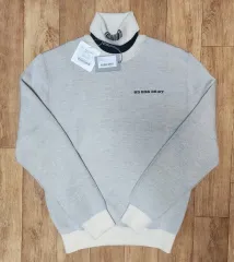 VETEMENTS ヴェトモン vtmnts ナンバー タートルネック セーター 新品のサムネイル
