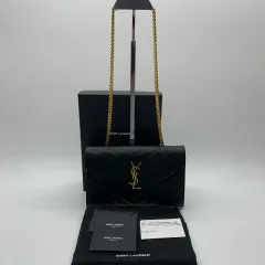 267001794 YVES SAINT LAURENT イヴ・サンローラン カサンドラ マトラッセ チェーン 財布 377828 ブラック