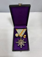 美品 勲8等瑞宝章 旧日本軍人さんに授与した 本物の勲章です - メルカリ