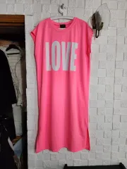 BANBAN ピンク色 LOVE レタリング ONE PIECEのサムネイル