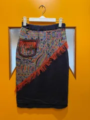 Y【Y10-12】◇ MISSONI　42サイズ　タイトスカート　紺色　総柄のサムネイル