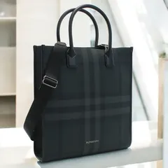 【新品】バーバリー BURBERRY トートバッグ メンズ 8062951のサムネイル