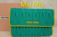 AVN03 ミュウミュウ 極美品 マトラッセ フラップ長財布 ゴールド金具