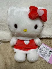 Hello Kitty ぬいぐるみ 赤いセーター着用 - メルカリ