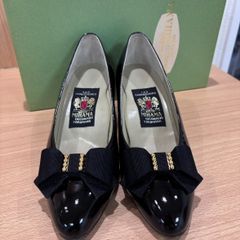 GW限定値下げ‼︎ミハマ新品エナメルリボン付きフラットシューズ GW限定値下げ‼︎ミハマ新品エナメルリボン付きフラットシューズ - メルカリ