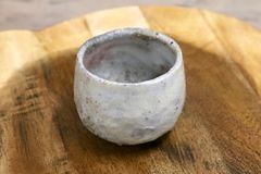陶芸家 高内秀剛 湯呑 湯飲み 共箱 白釉 - メルカリ