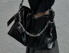 バッグ 出品のサムネイル