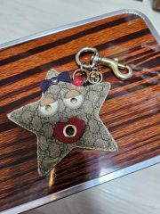 箱付き美品GUCCIグッチ 星型 キーホルダー本物 - メルカリ