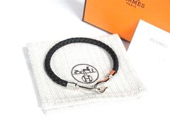 HERMES 編み込みレザーブレスレット ブラック シルバーフック 本革