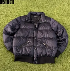 エンポリオアルマーニ ブラック ダウン アウター キッズ (成人 レディース XS-S)のサムネイル