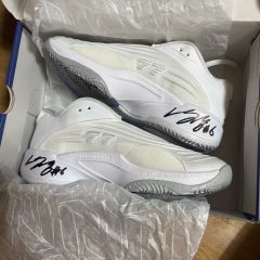 AND1 来日メンバーサイン入りバスケシューズ プロフェッサー ホット
