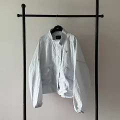GUESS GUESS ウィンドブレーカー スカイブルーのサムネイル
