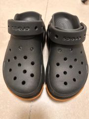 Crocs クロックス サンダル M11（29cm相当） ブラック×ベージュ - メルカリ