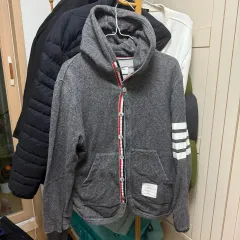 正規品 Thom Browne フード ジップアップのサムネイル