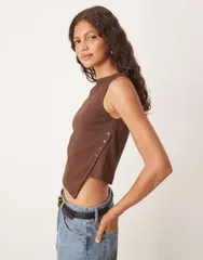 エイソス レディース トップス タンクトップ アシンメトリー リブ ASOS DESIGN ribbed asymmetric button up top in chocolate チョコレートのサムネイル