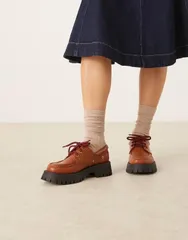 エイソス レディース シューズ デッキシューズ レース ASOS DESIGN Monsoon chunky lace up boat shoes in tan TAN タンのサムネイル