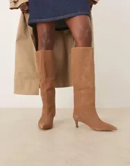 フリーピープル レディース シューズ ブーツ・レインブーツ スエード ヒール Free People kiki classic kitten heel suede boots in tan Suedeのサムネイル