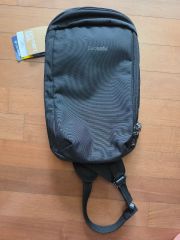 新品、未使用】旧ロゴ パックセーフ Vibe325 リュック.バックパック