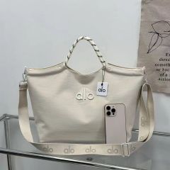 Alo Yoga ダッフルバッグ ボストンバッグ ホワイトダッフルボストン