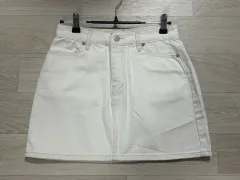 (新品) STUNNING クリーム デニム スカートのサムネイル