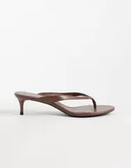 マンゴ レディース シューズ サンダル レザー フェイクレザー ヒール Mango faux leather heeled flip flops in chocolate チョコレートのサムネイル