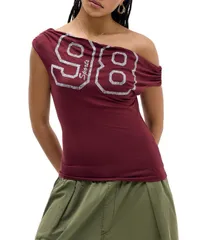 アーバンアウトフィッターズ レディース トップス シャツ キャップ グラフィック BDG Urban Outfitters 98 Graphicap Sleeve TShirt Red レッドのサムネイル