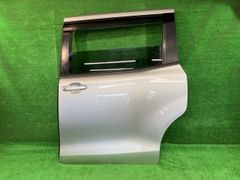 ヴォクシー ZRR80G 左リアドア X 7人 ニホンイタ M31Q8 67004-28650 