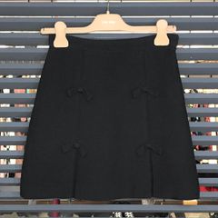 超美品 ミュウミュウ リボンモチーフ Aライン ミニスカート ブラック