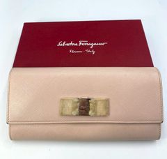 Ferragamo ガンチーニ ピンク 長財布 9205 - メルカリ