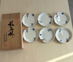 宮内庁御用達 深川製磁 野の花 梅型銘々皿5枚組 未使用 箱入り 宮内庁御用達 深川製磁 銘々皿 5枚セット 木箱入り - メルカリ