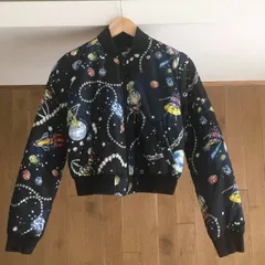 美品 MOSCHINO（モスキーノ）ボンバー　柄　ジャケット38のサムネイル