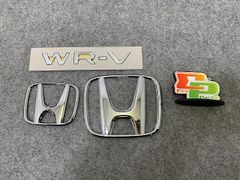 ☆WR-V☆黒赤☆前エンブレム☆タイプR☆未開封新品☆特別カラー☆WRV 