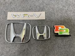 ☆WR-V☆黒赤☆前エンブレム☆タイプR☆未開封新品☆特別カラー☆WRV 