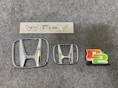 ☆WR-V☆黒赤☆前エンブレム☆タイプR☆未開封新品☆特別カラー☆WRV 
