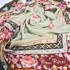 ☆Nina Ricci ボタニカル＆花 タッセル付きタペストリー柄 ヴィンテージ シルクスカーフ