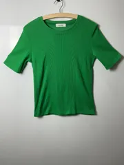 アーバンリサーチ サニーレーベル 美発色グリーン半袖リブTシャツ！春夏コーデの主役や差し色にぴったりな大人カジュアルアイテムのサムネイル