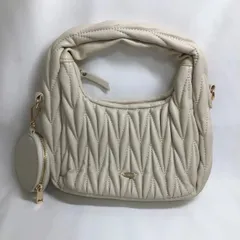 【美品】Chico キルティングラウンドバッグ　ホワイト　レディースのサムネイル