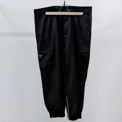 B級/52 プラダ 三角ロゴ リナイロン パンツ ブラックのサムネイル