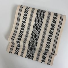 博多織 名古屋帯 紗献上 絹交織 松葉仕立て 美品 黒地に白の粋な帯 夏