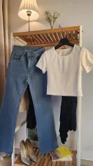 ストレッチデニム＋白Tシャツ（実着用画像0）のサムネイル