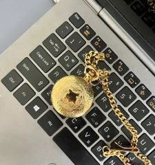 LOEWE ヴィンテージ風 アナグラム ゴールドネックレス カラーストーン 