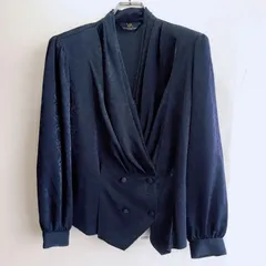 美品✨ ヴィクトリア＆アルパートミュージアムロンドン VICTORIA＆ALBERT MUSEAM LONDON ジャカード 総柄 織り柄 クラシカル ドレープ カシュクール ダブルボタン ブラウス ネイビー 大人コーデ きれいめ 日本製 アルバート美術館のサムネイル