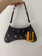 新品) H&M エイチ・アンド・エム ディバイディッド ショルダーバッグ ブラック ヴィンテージ ウォッシュのサムネイル