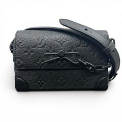 LOUIS VUITTON 極美品 ルイヴィトン スティーマー ウェアラブル ウォレット モノグラムトリヨン レザー ショルダーバッグ M81746 RFID確認済 ブラック クロスボディ Aランク 中古 鑑定済 LOUIS VUITTON 極美品 ルイヴィトン スティーマー ウェアラブル