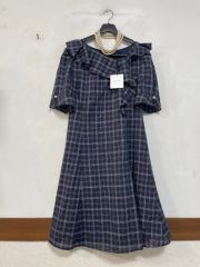 新品 アマカ ハンドドローイングチェックタックワンピース 38 濃紺