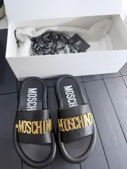モスキーノ ストラップスリッパ 新品のサムネイル