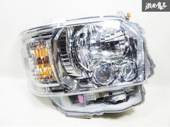 ハイエース200系 純正LEDヘッドライト右 - メルカリ